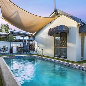 Holiday Aparthotel