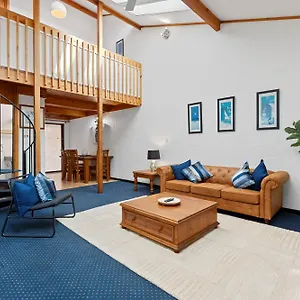 21 Cottesloe Steps To - Sleeps 3 , Perth Australia